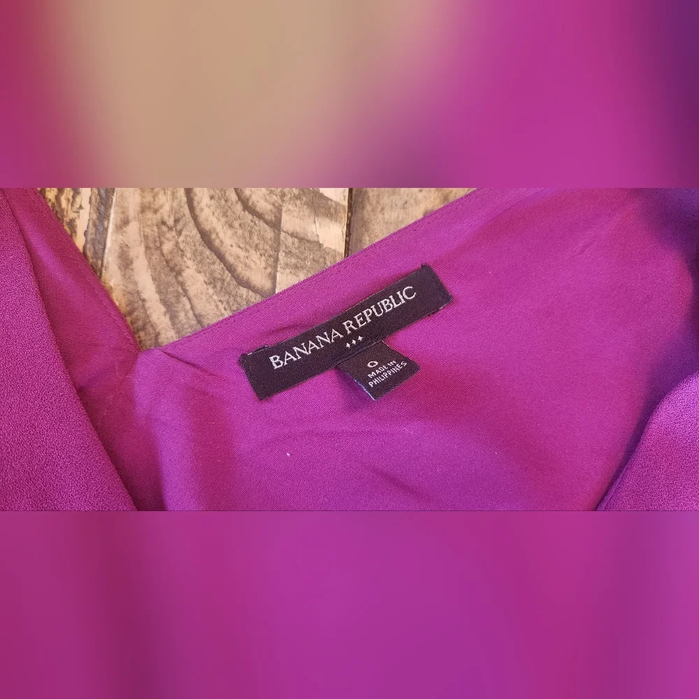 Banana Republic Crop Top Fusia Purple V Neck Pullover Career Top Size 0 - Picture 8 of 9